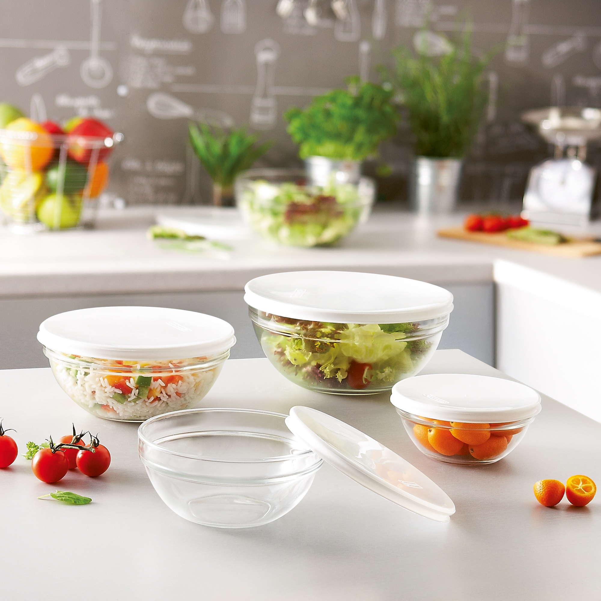 mixing bowls with lids