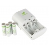 iGo Green Energy Charger + 4 AA Batteries [653009]